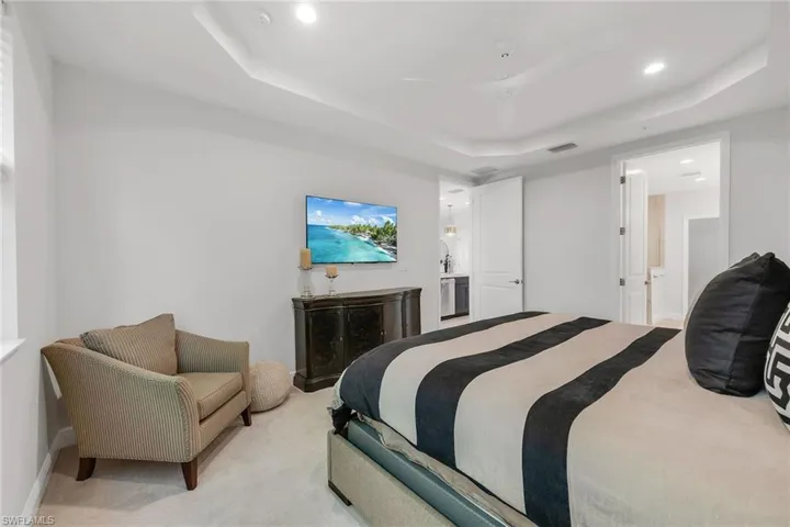 2560  Seychelles  DR, Naples, FL 34112