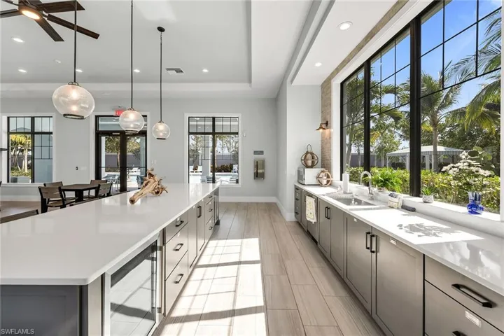2560  Seychelles  DR, Naples, FL 34112