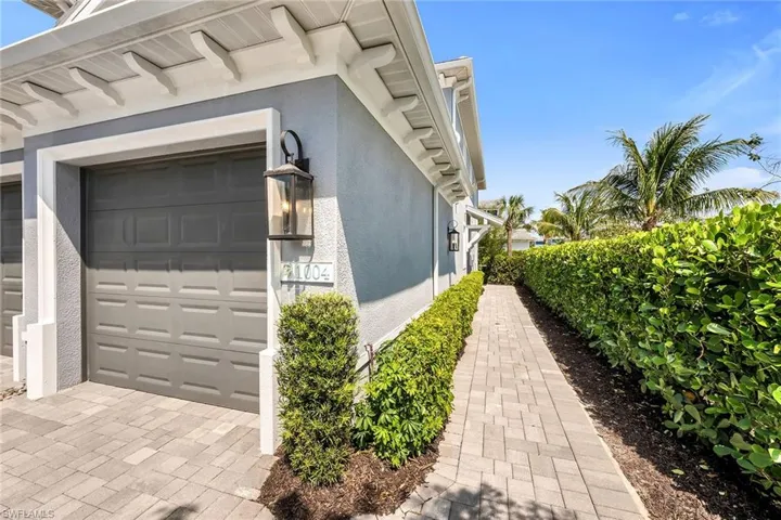 2560  Seychelles  DR, Naples, FL 34112
