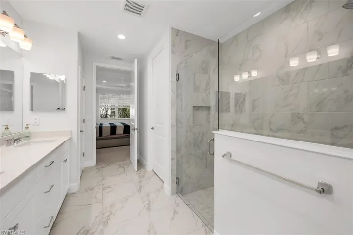 2560  Seychelles  DR, Naples, FL 34112