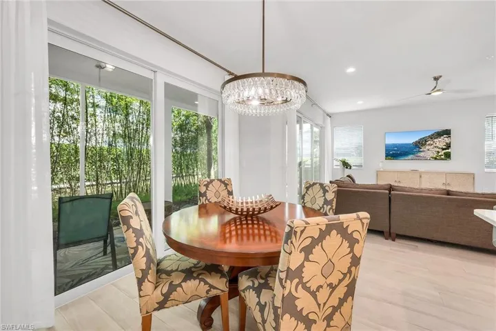 2560  Seychelles  DR, Naples, FL 34112