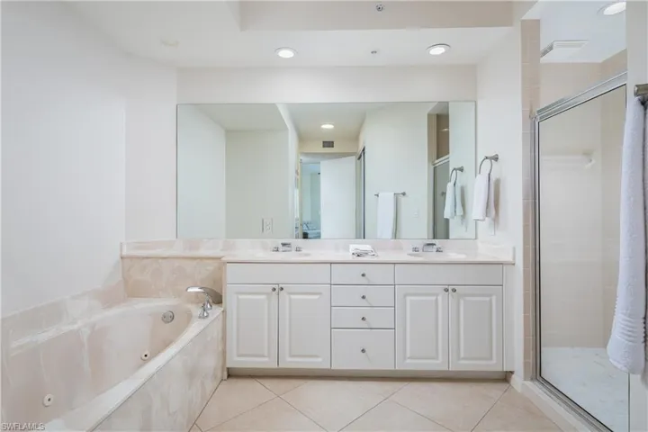 410  Flagship  DR, Naples, FL 34108