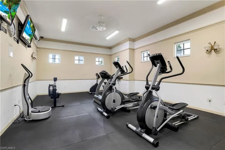 410  Flagship  DR, Naples, FL 34108