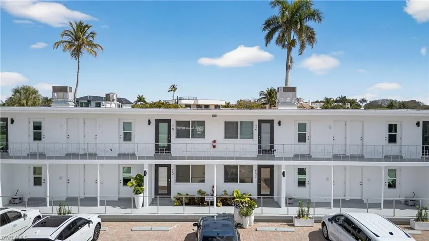 1550 Gulf Shore Blvd N E6, Naples, Florida 34102