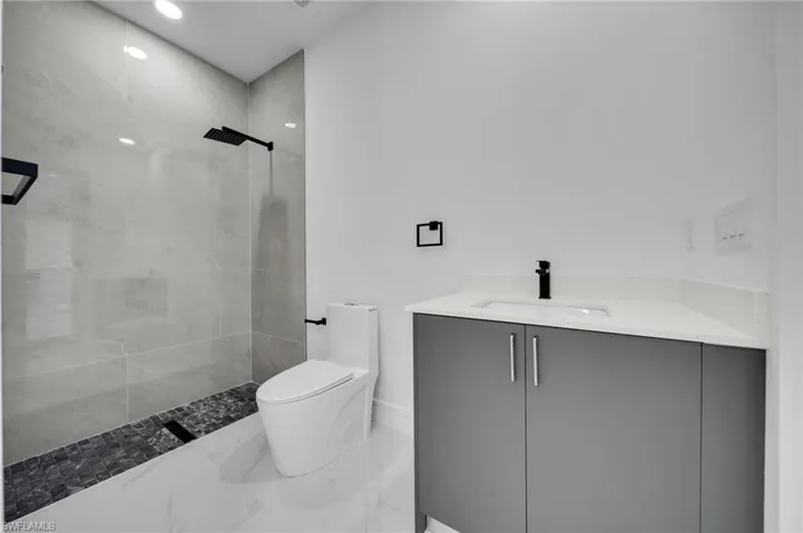 2712 Nw 41st Ave, Cape Coral, Florida 33993
