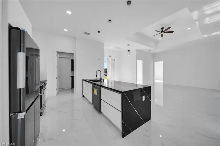 2712 Nw 41st Ave, Cape Coral, Florida 33993