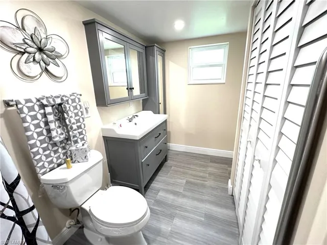 I-1 Master Ensuite Custom Designed Bath