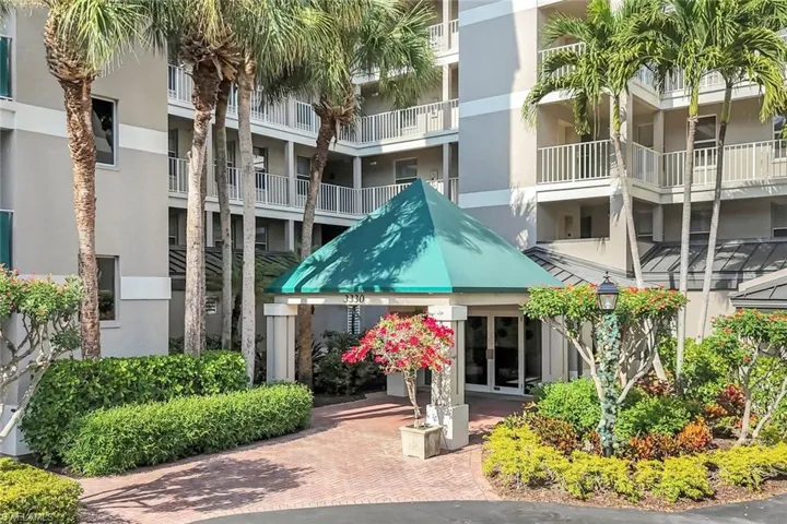 Entrance & Lobby Area