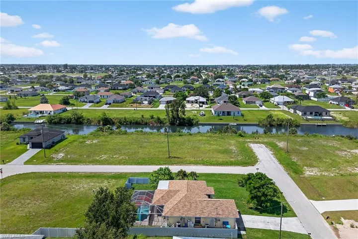 2521 NE 1st  PL, Cape Coral, FL 33909