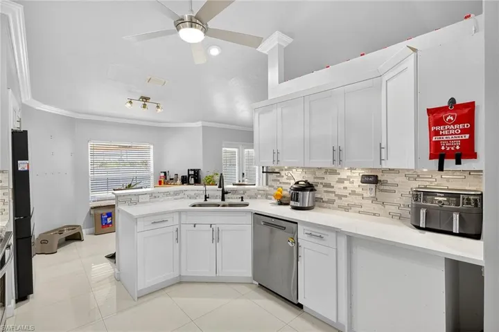 2521 NE 1st  PL, Cape Coral, FL 33909