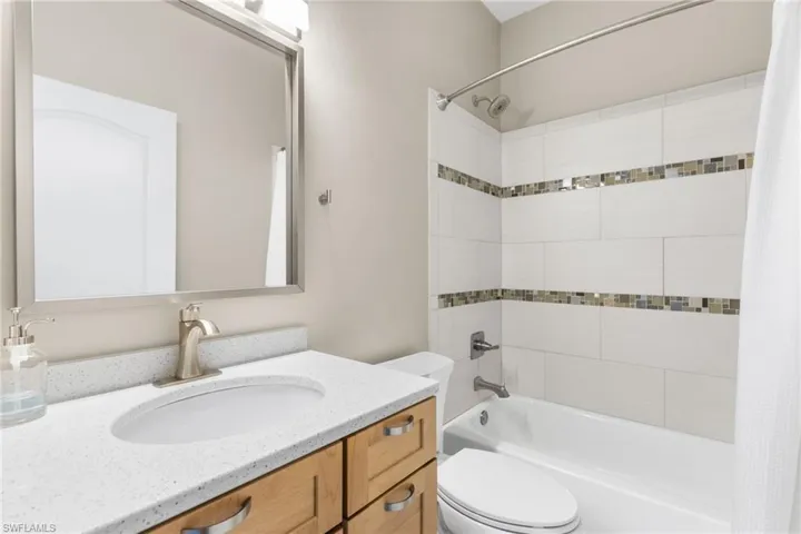 2nd full bath offers a shower/tub combination
