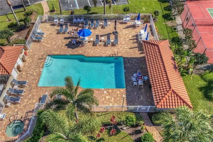 Pool at Cobblestone Court