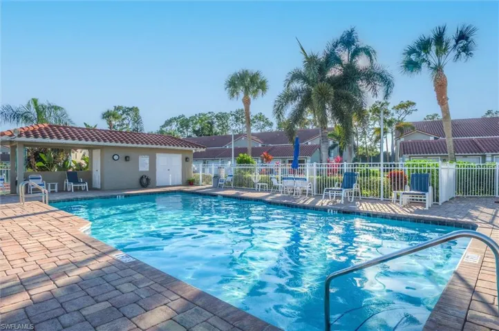 Pool at Cobblestone Court