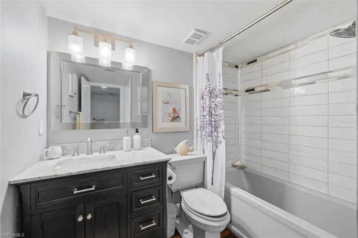 Guest bath, updated vanity and shower/tub