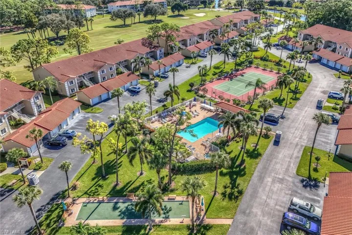 Cobblestone Court