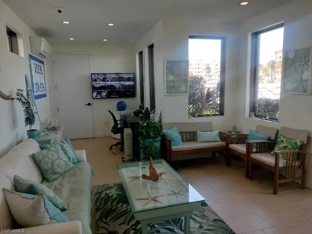 1345  Fifth Avenue S , Naples, FL 34102
