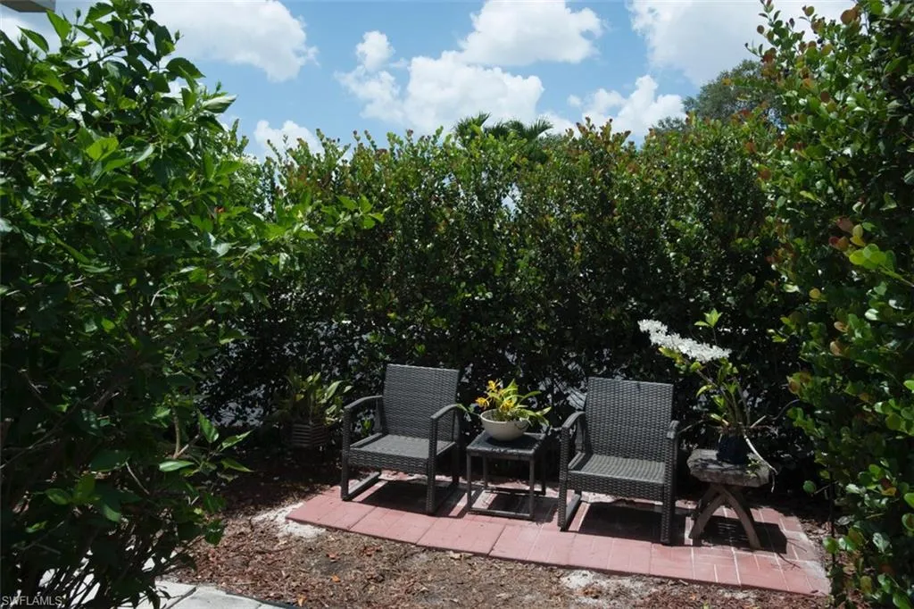 30 Glades BLVD, Naples, FL 34112,224083388
