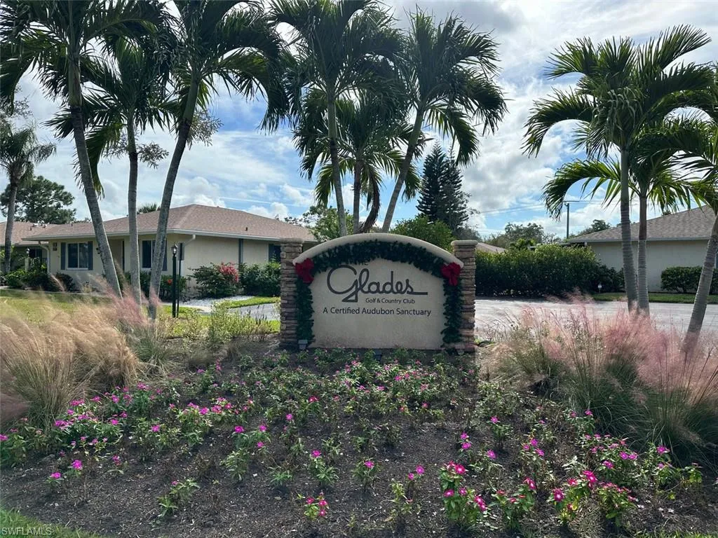 30 Glades BLVD, Naples, FL 34112,224083388