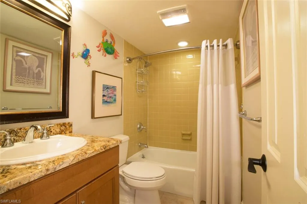 30 Glades BLVD, Naples, FL 34112,224083388