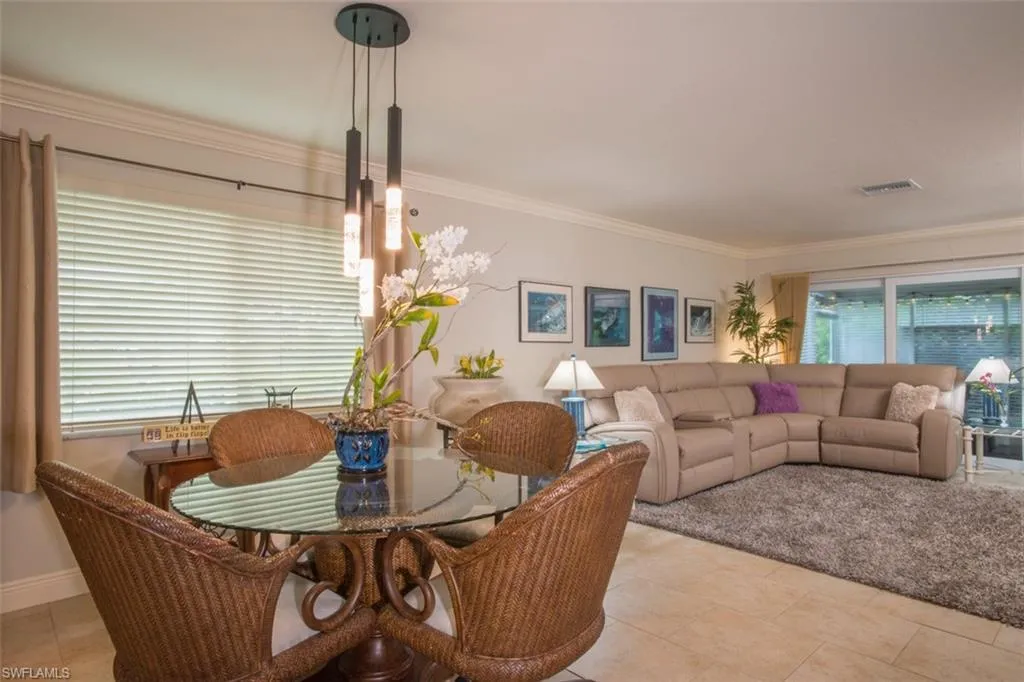 30 Glades BLVD, Naples, FL 34112,224083388