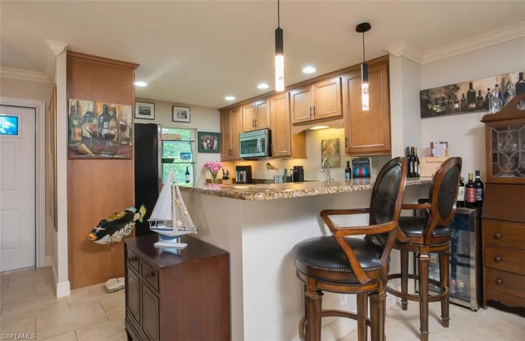 30 Glades BLVD, Naples, FL 34112,224083388