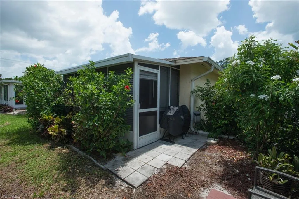 30 Glades BLVD, Naples, FL 34112,224083388