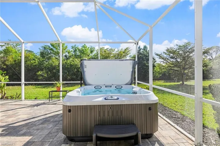 15154 Yellow Wood Dr, Alva, Florida 33920