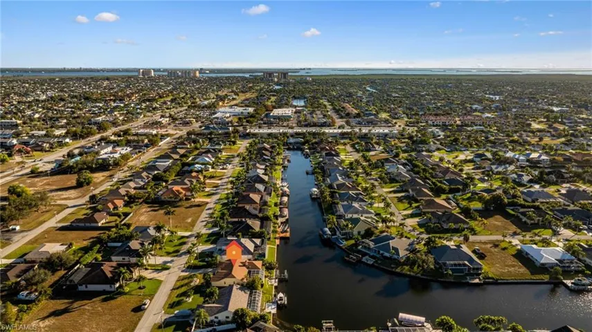 4532 Sw 17th Ave, Cape Coral, Florida 33914