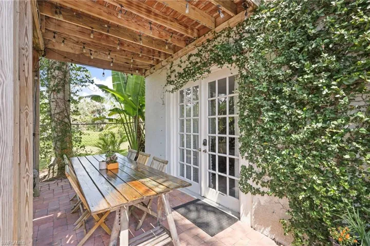 2348  Lake  AVE, Naples, FL 34112
