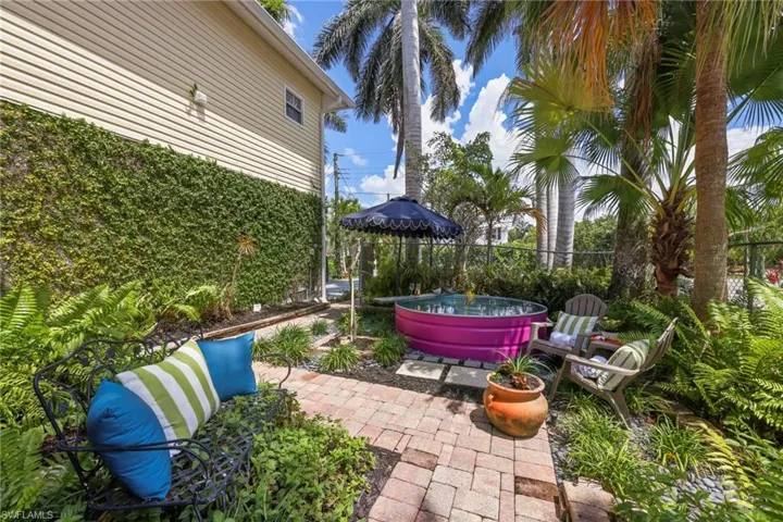 Side Yard with Splash Pool