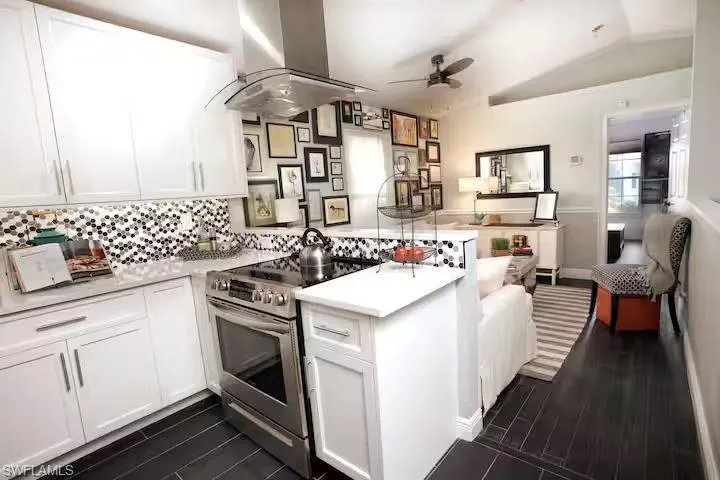 2348  Lake  AVE, Naples, FL 34112