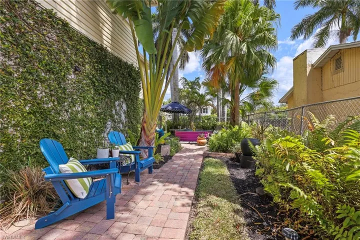 2348  Lake  AVE, Naples, FL 34112