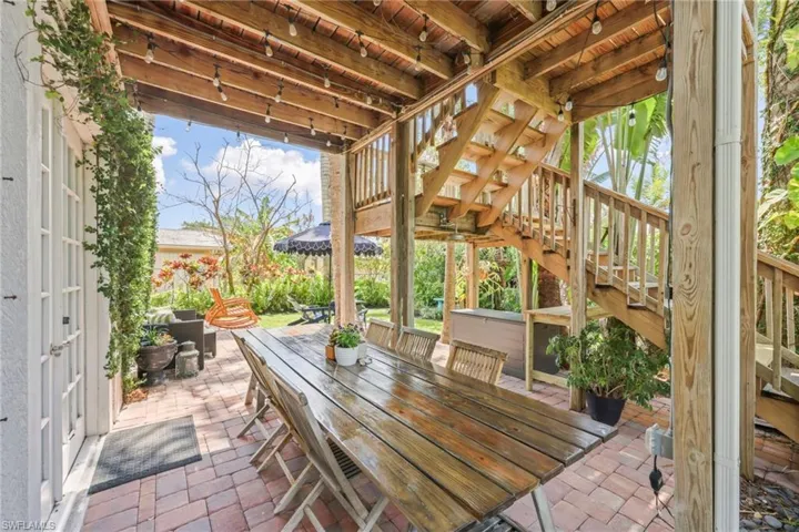 2348  Lake  AVE, Naples, FL 34112