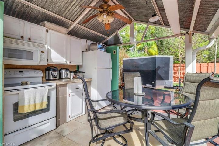 2243  Hunter  BLVD, Naples, FL 34116