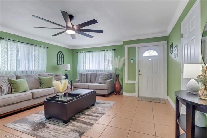 2243  Hunter  BLVD, Naples, FL 34116