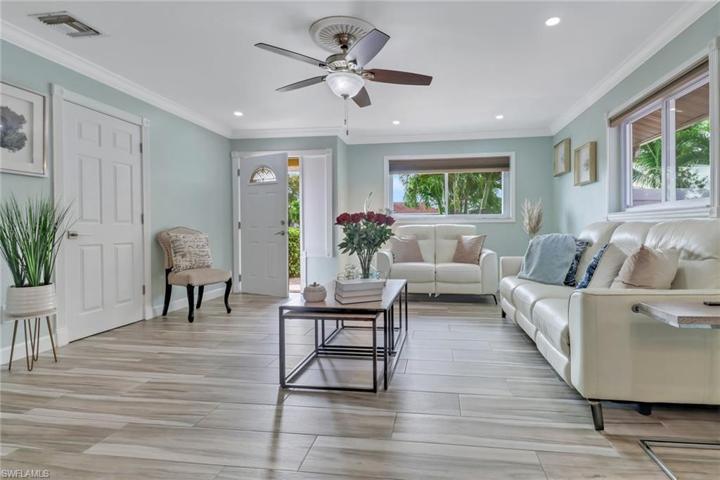 2243  Hunter  BLVD, Naples, FL 34116
