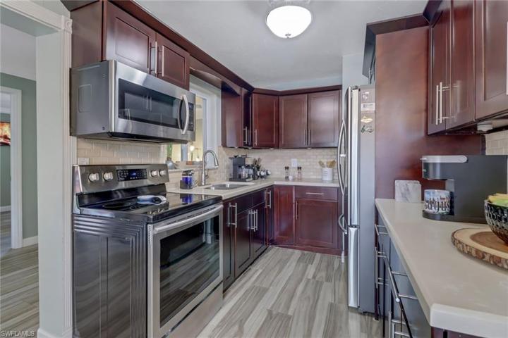 2243  Hunter  BLVD, Naples, FL 34116