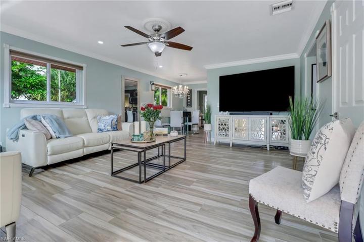 2243  Hunter  BLVD, Naples, FL 34116