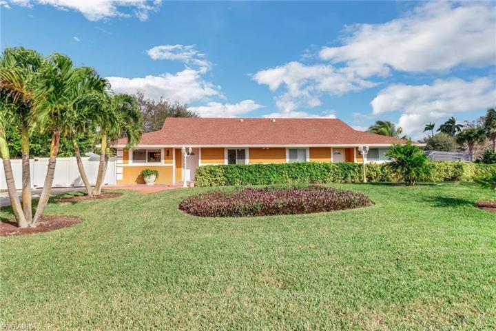 2243  Hunter  BLVD, Naples, FL 34116