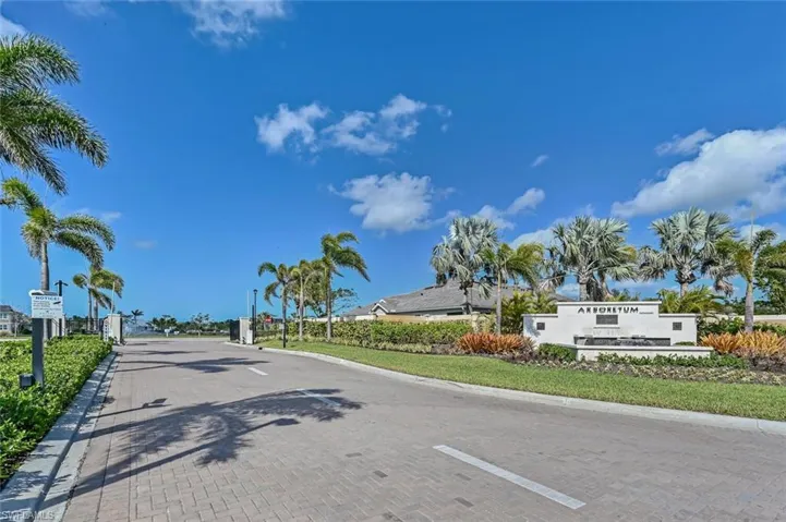 4551 Arboretum Cir 203, Naples, Florida 34112