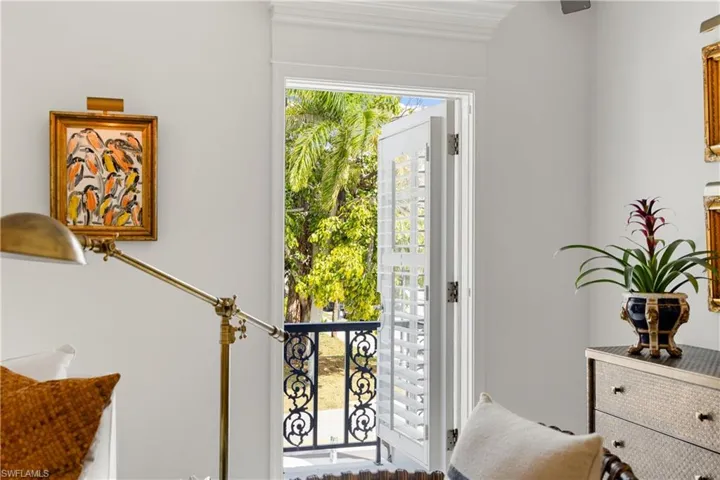 292 14th Ave S A, Naples, Florida 34102