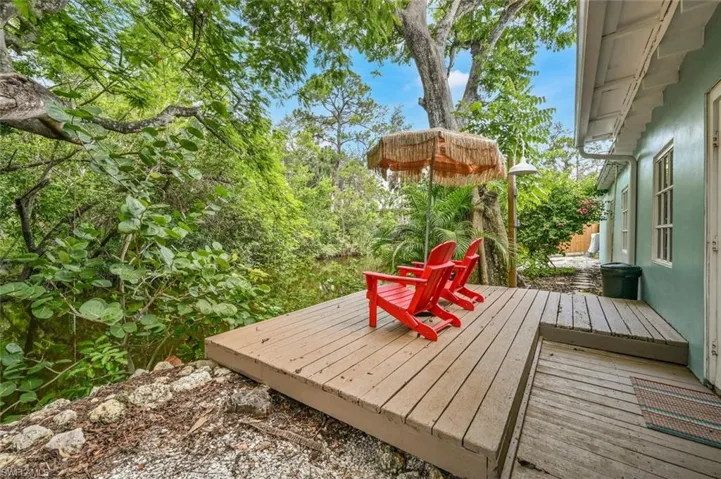 East side of home/deck to master bedroom