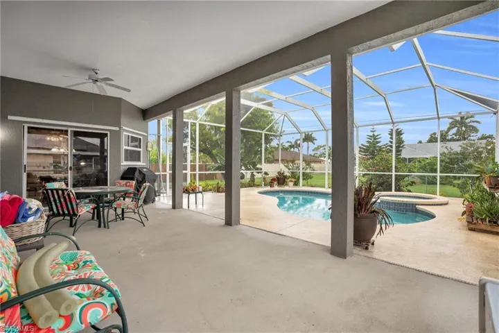 110 Ne 9th Ct, Cape Coral Fl 33909
