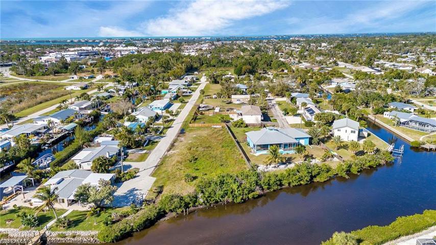 1064 Alston LN, ENGLEWOOD FL 34223