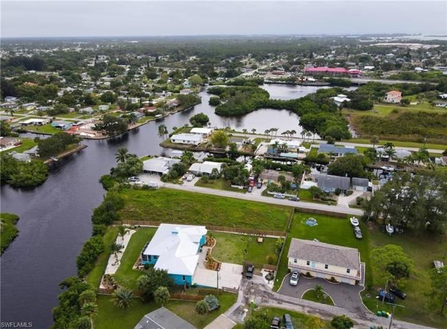 1064 Alston LN, ENGLEWOOD FL 34223