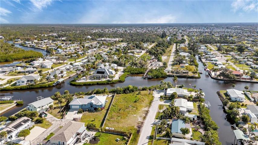 1064 Alston LN, ENGLEWOOD FL 34223