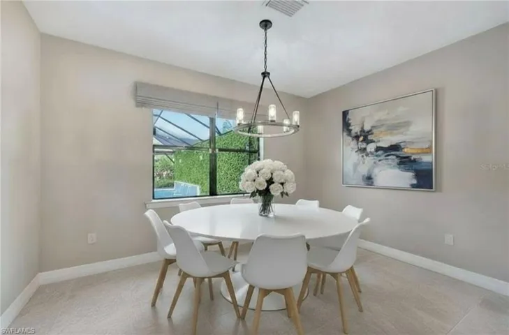 Virtually Staged dining area