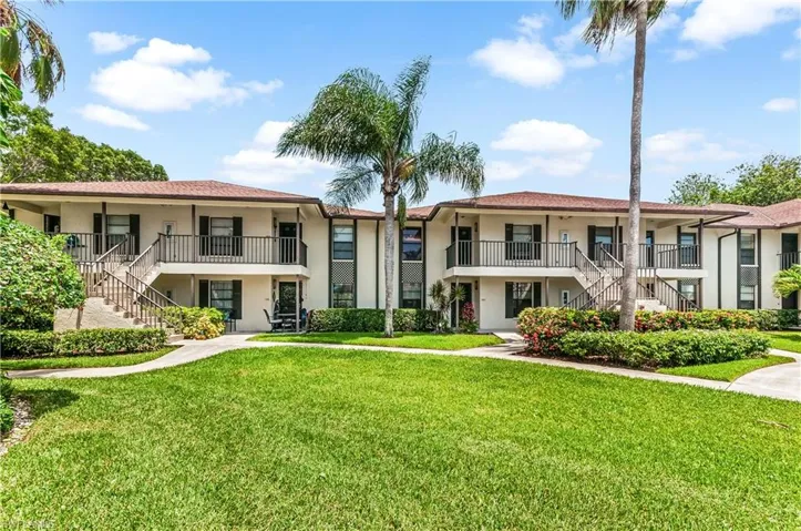 500  Misty Pines  CIR, Naples, FL 34105