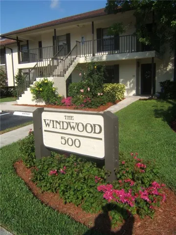 500  Misty Pines  CIR, Naples, FL 34105