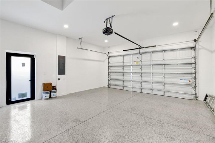 614 NE 2nd AVE, CAPE CORAL FL 33909